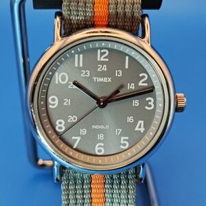 2014 Timex Indiglo 38mm Mens Quartz Watch Grey Dial Nato Strap Size 5-8